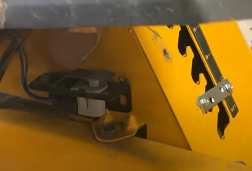  Safety Switch Stopping Blades