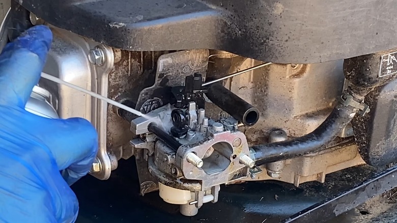 how to clean a lawn mower carb